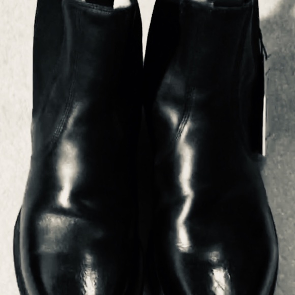 Men’s Frye Chelsea style, size 11D - Picture 2 of 3